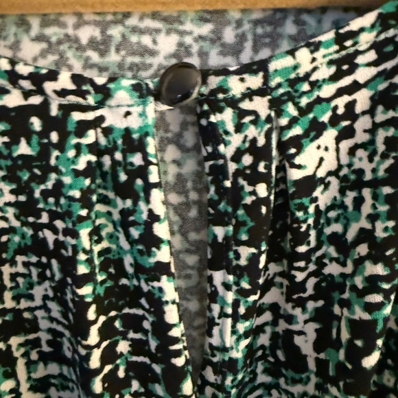 Tahari sleeveless top, size Medium - Picture 4 of 10